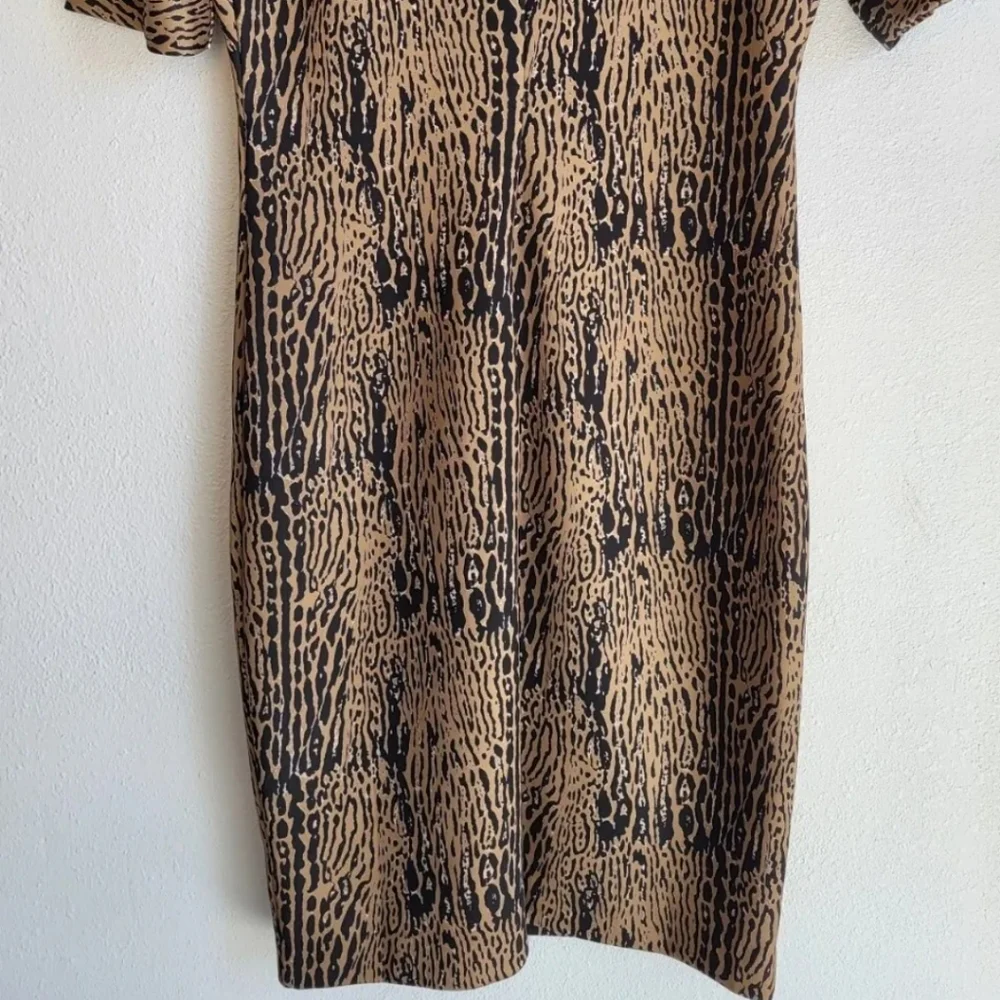 Philosophy Goldish Tan & Black Abstract Animal Print Short Sleeve Sheath Dress - Picture 7 of 14
